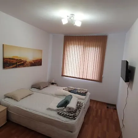 Pomorie Beach Resort דירה *